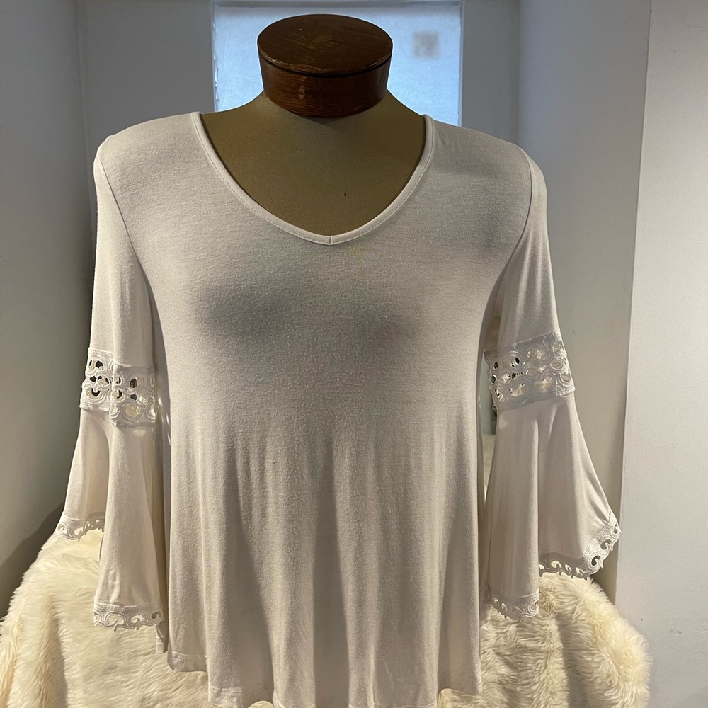 KontroL White V-Neck Flare Shirt. Size M.